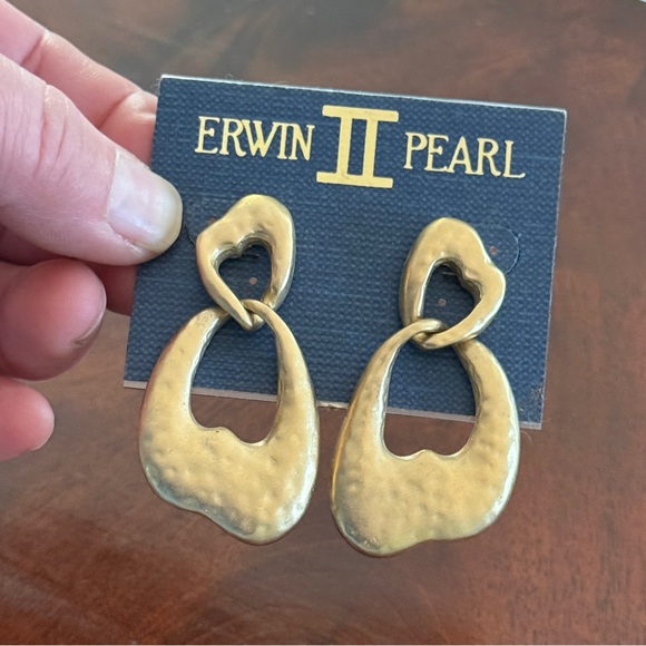 Vintage NOS Erwin Pearl Abstract Heart Dangle Drop Earrings; Gold Tone; 2” - Picture 3 of 11